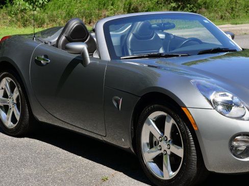 Used 2007 Pontiac Solstice Convertible w/ Premium Package RWD image 42