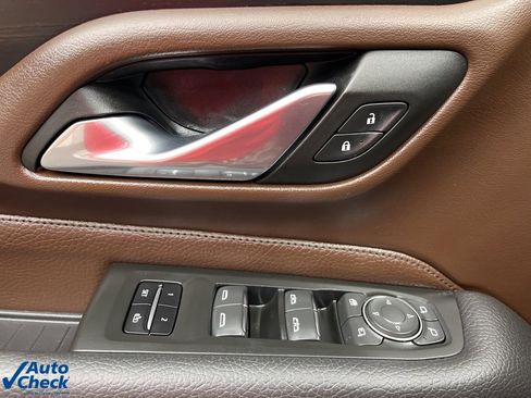 Certified 2022 GMC Yukon Denali image 30