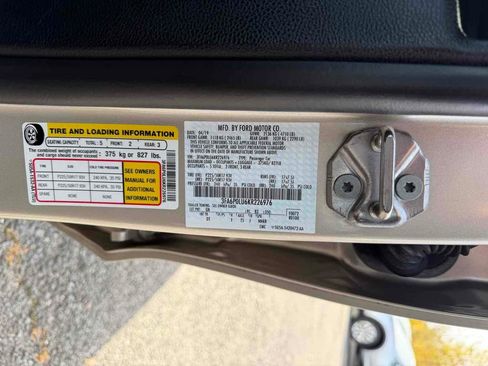 Used 2019 Ford Fusion SE image 33