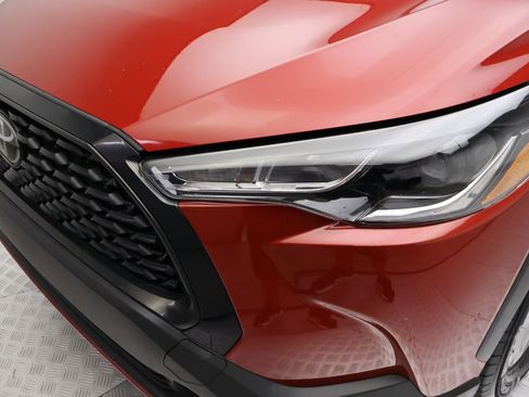 Used 2023 Toyota Corolla Cross LE image 3
