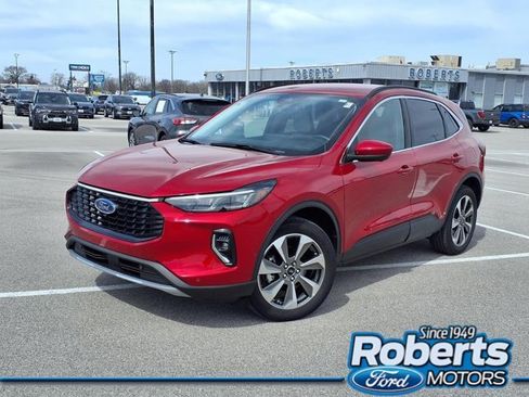 Certified 2023 Ford Escape Platinum w/ Premium Technology Package AWD/4WD image 1