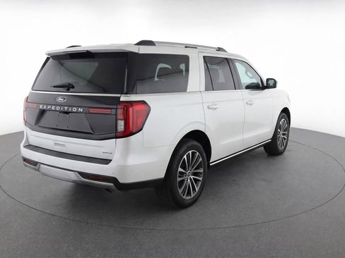 Used 2025 Ford Expedition Max Platinum AWD/4WD image 4