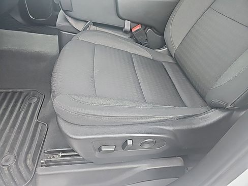 Used 2022 Chevrolet Silverado 1500 LT image 9