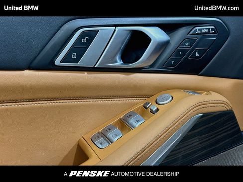 Used 2025 BMW X7 xDrive40i w/ Premium Package AWD/4WD image 10