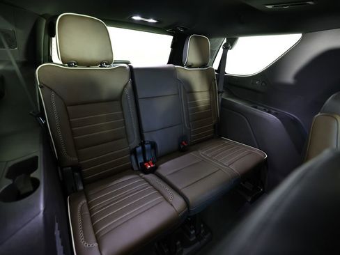 Used 2026 GMC Yukon Denali Ultimate image 12