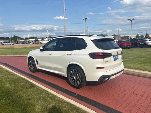 Used 2025 BMW X5 xDrive40i w/ M Sport Package AWD/4WD image 4