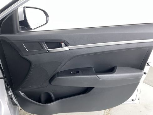 Used 2019 Hyundai Elantra SE w/ Cargo Package image 22