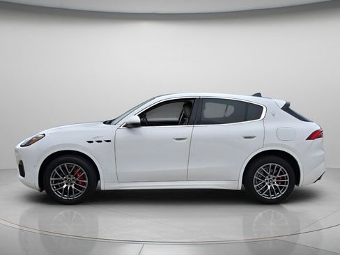 Used 2023 Maserati Grecale GT AWD/4WD image 3