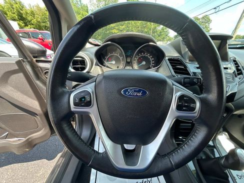 Used 2015 Ford Fiesta SE image 23