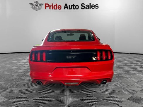 Used 2017 Ford Mustang GT RWD image 5