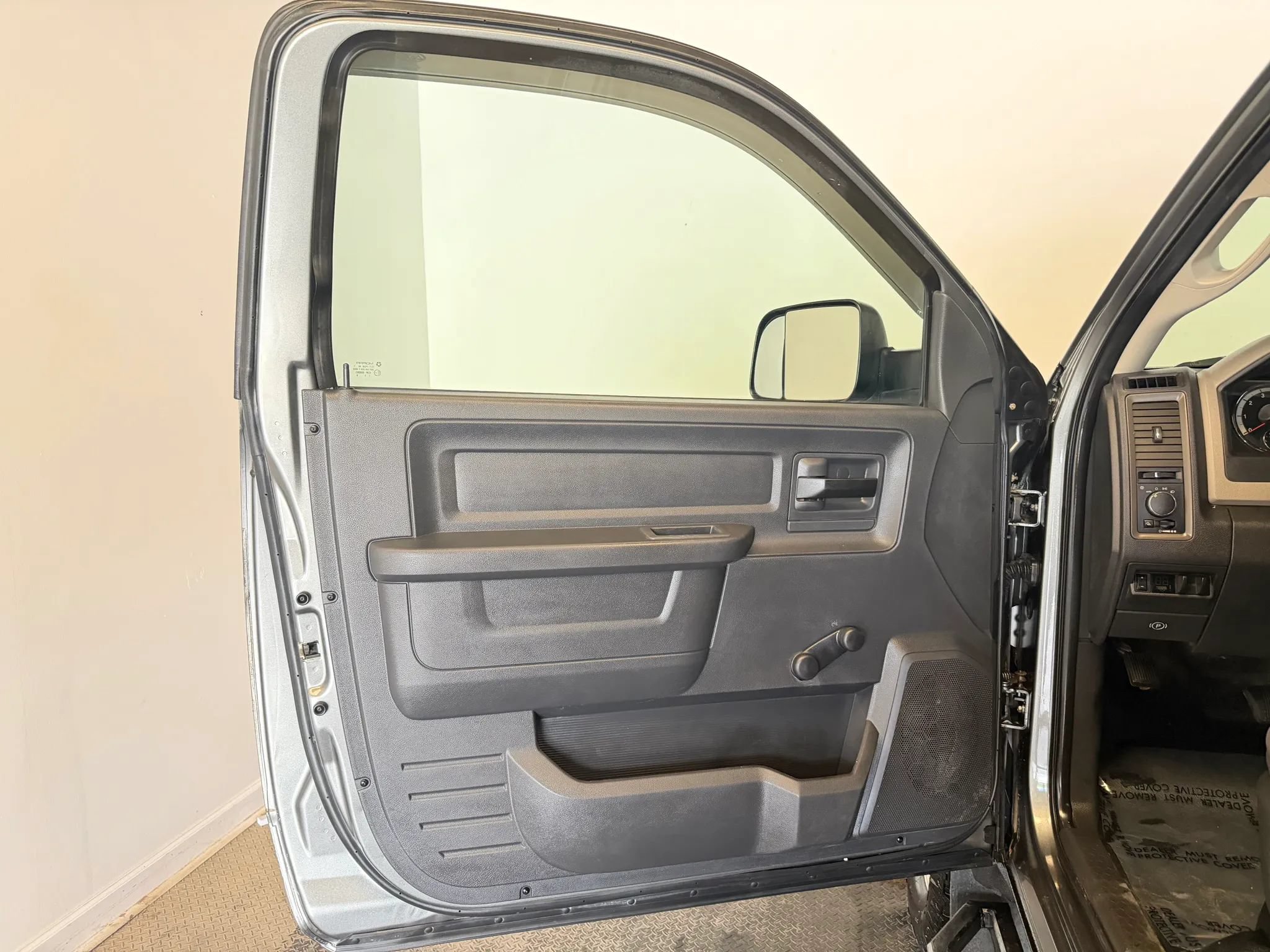 Used 2012 RAM 2500 ST w/ Popular Equipment Group AWD/4WD image 8