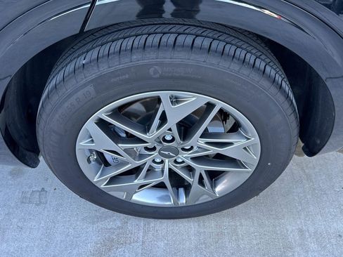 Used 2025 Genesis GV70 2.5T Select w/ Select Package image 20