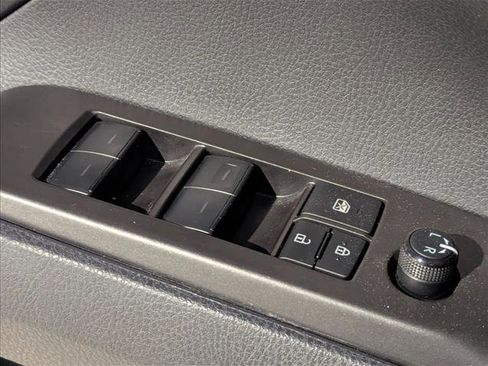 Used 2023 Toyota Camry SE image 14