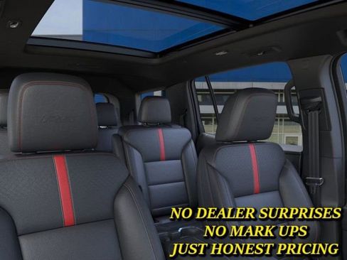 New 2026 Chevrolet Traverse RS image 24