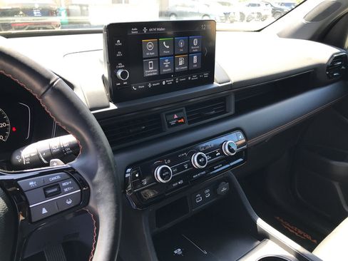 Used 2023 Honda Pilot TrailSport image 21