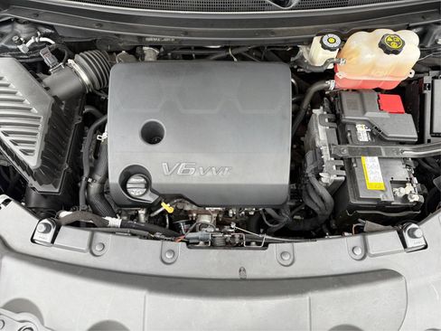 Used 2020 Chevrolet Traverse LT FWD image 12