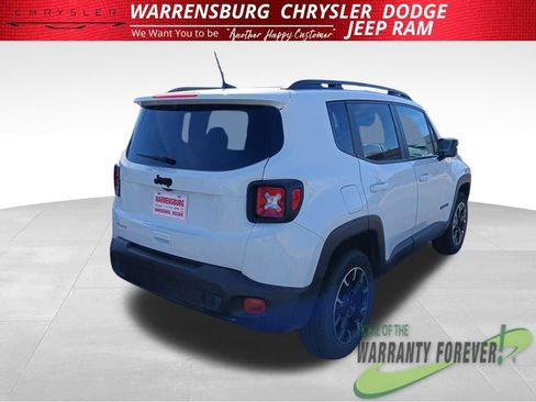 Used 2023 Jeep Renegade Latitude image 3
