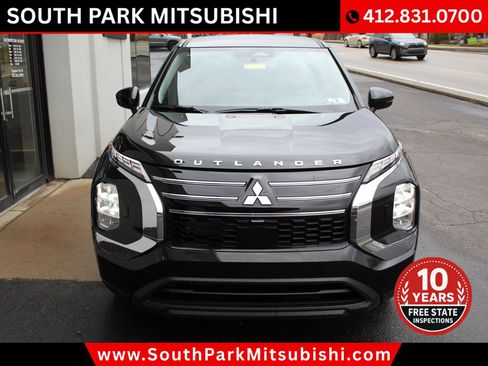 New 2026 Mitsubishi Outlander ES image 4