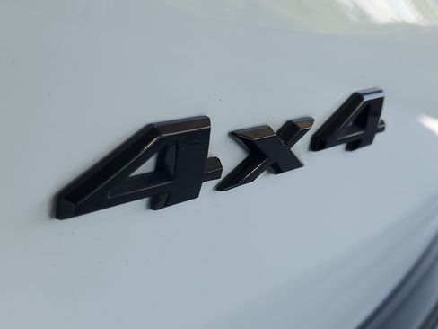 Used 2022 Jeep Grand Cherokee Laredo X AWD/4WD image 6