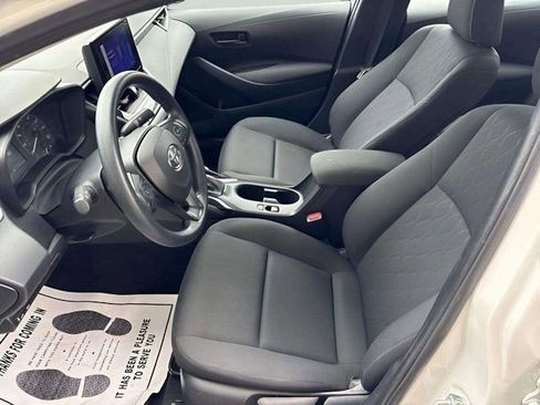 Used 2023 Toyota Corolla LE image 8