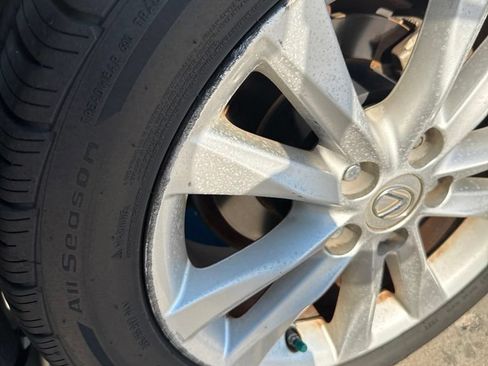 Used 2010 Lexus ES 350 w/ Preferred Accessory Package FWD image 17