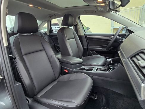 Used 2020 Volkswagen Jetta SE w/ SE Cold Weather Package FWD image 9