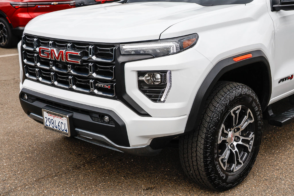 Used 2024 GMC Canyon AT4 w/ AT4 Premium Package AWD/4WD image 7