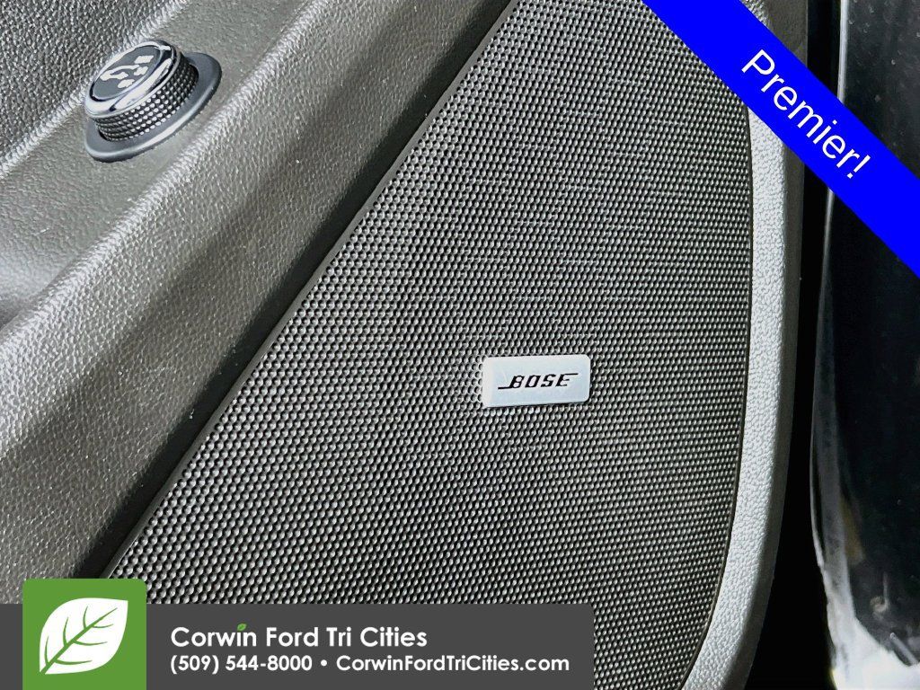 Used 2021 Chevrolet Traverse Premier w/ LPO, Blackout Package AWD/4WD image 13