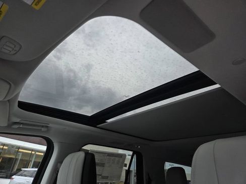 New 2026 Lincoln Navigator Reserve AWD/4WD image 10