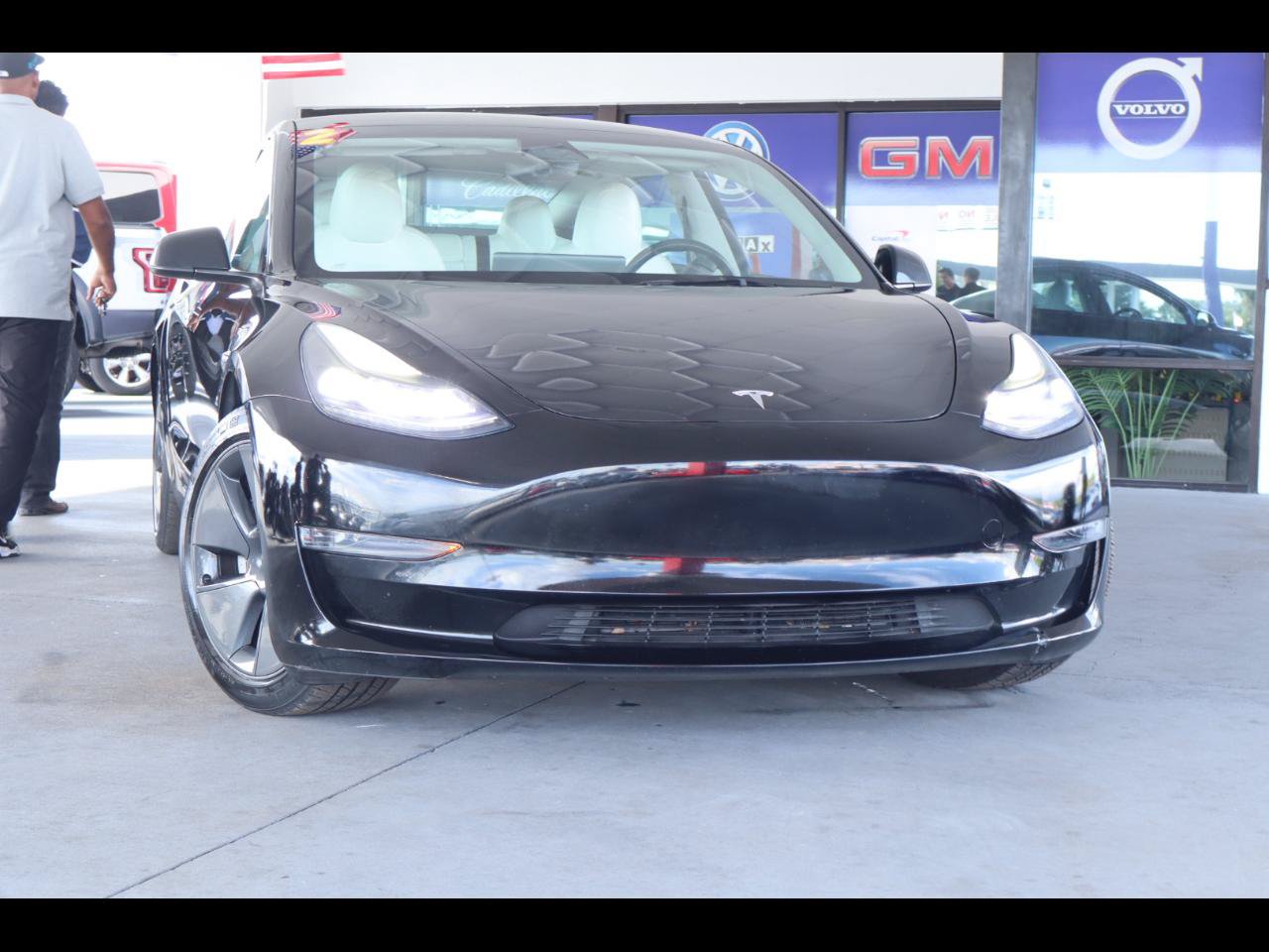 Used 2023 Tesla Model 3 Standard Range RWD image 1