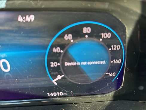 Used 2025 Volkswagen Atlas SE image 16