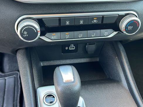 Used 2024 Nissan Altima 2.5 S FWD image 19