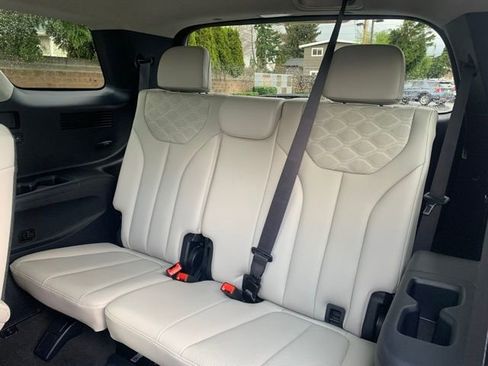 Used 2021 Hyundai Palisade Limited w/ Winter Package image 20