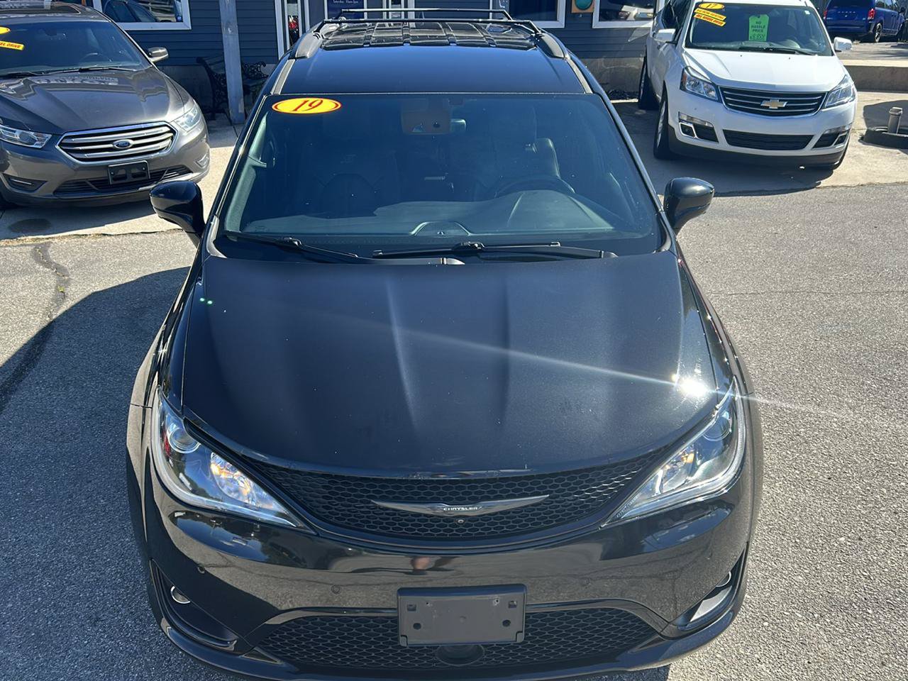 Used 2019 Chrysler Pacifica Touring-L w/ Advanced Safetytec Group FWD image 7