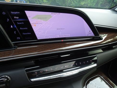 Certified 2022 Cadillac Escalade Sport Platinum w/ Heavy-Duty Trailer Package AWD/4WD image 18
