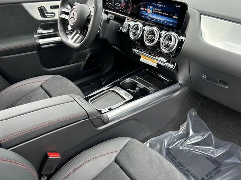 New 2026 Mercedes-Benz GLA 35 AMG 4MATIC image 26