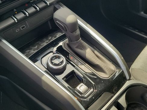 Used 2026 Chevrolet Colorado Trail Boss AWD/4WD image 13