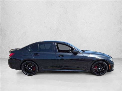 Used 2023 BMW 330i Sedan w/ M Sport Package RWD image 4