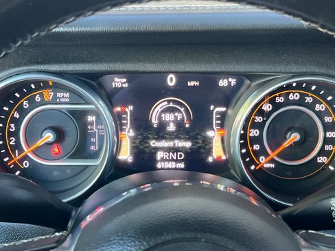 Used 2018 Jeep Wrangler Unlimited Sahara AWD/4WD image 29