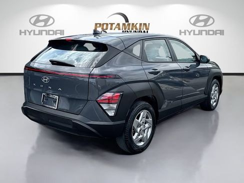 Certified 2024 Hyundai Kona SE image 5