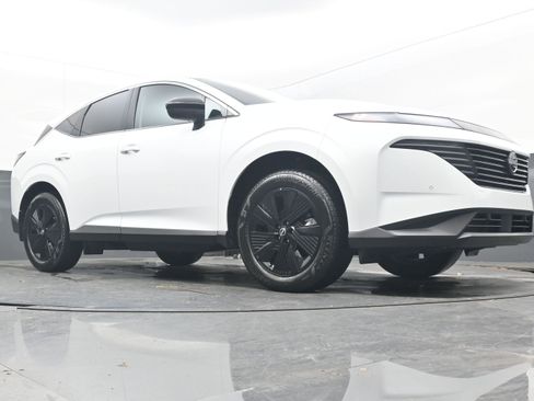 Certified 2025 Nissan Murano SV image 22