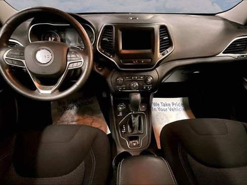 Used 2021 Jeep Cherokee Latitude image 7