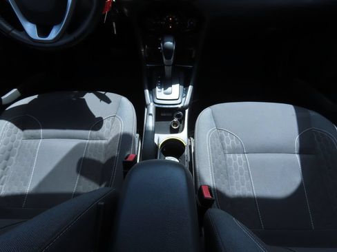 Used 2014 Ford Fiesta SE w/ Equipment Group 201A FWD image 9
