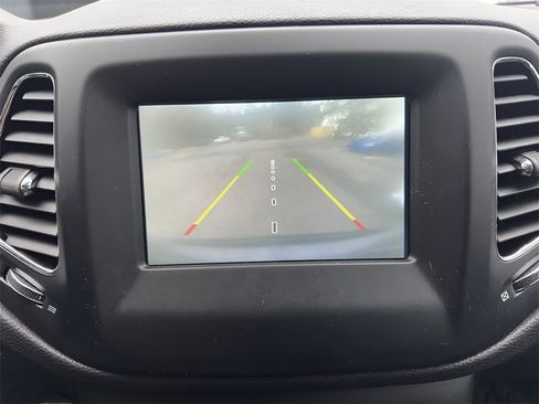 Used 2020 Jeep Compass Latitude image 16