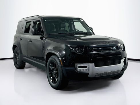 Used 2024 Land Rover Defender 110 S AWD/4WD image 3