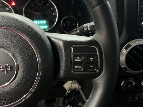 Used 2015 Jeep Wrangler Unlimited Sahara w/ Max Tow Package AWD/4WD image 20
