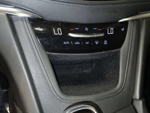 Used 2017 Cadillac XT5 Luxury FWD image 21