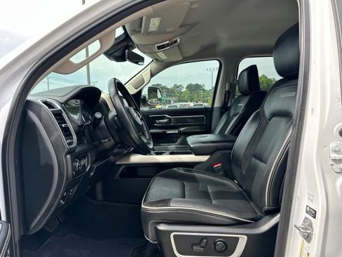 Used 2022 RAM 1500 Laramie AWD/4WD image 9