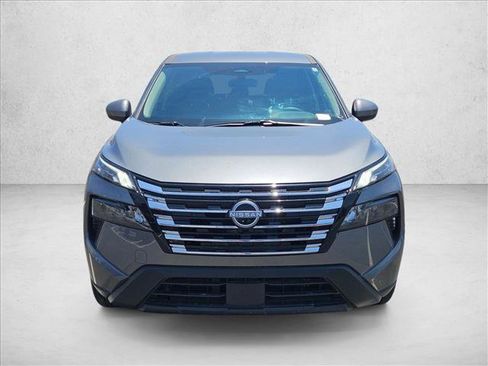 Used 2026 Nissan Rogue SV FWD image 2