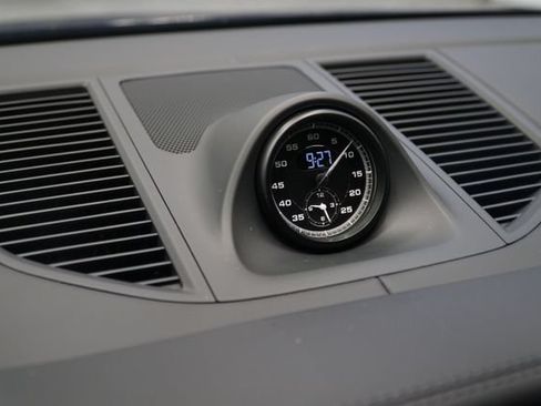 Certified 2026 Porsche Macan AWD/4WD image 19